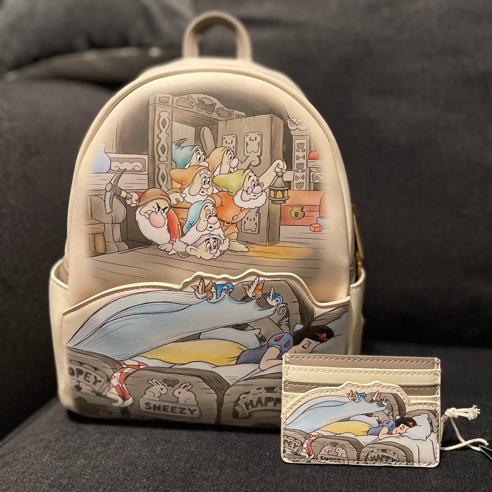Loungefly Disney Snow White Seven Dwarfs Backpack & cardholder